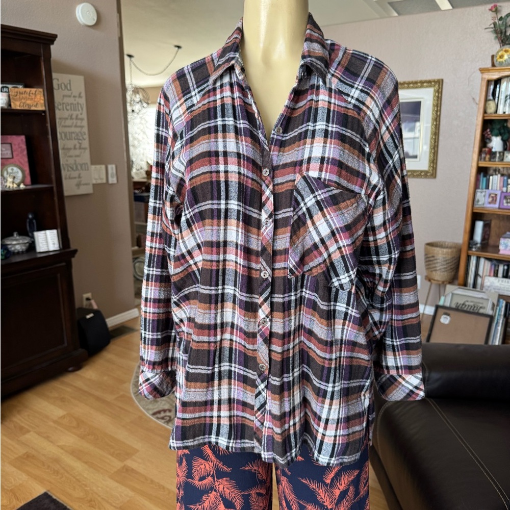 Wild Fable plaid long sleeve button up the front shirt-size L